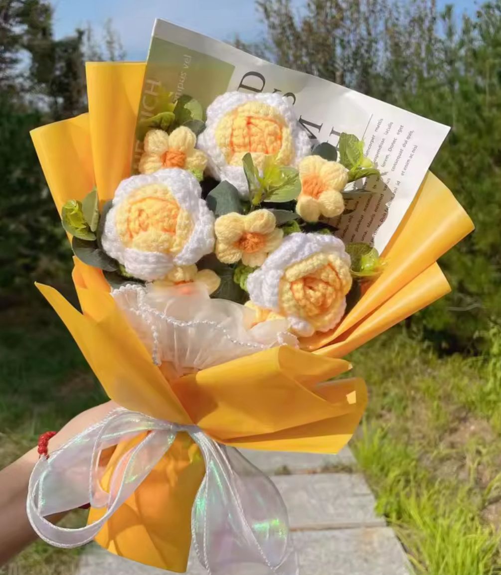 Crochet Flower Bouquet with LED String Lights Gift Bag for your loved one, Knitted Bouquet Artificial Rose Flowers