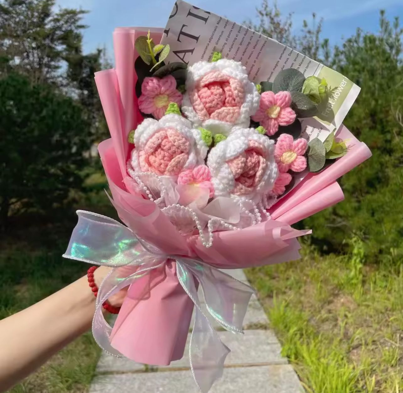 Crochet Flower Bouquet with LED String Lights Gift Bag for your loved one, Knitted Bouquet Artificial Rose Flowers
