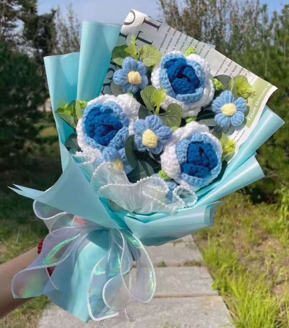 Crochet Flower Bouquet with LED String Lights Gift Bag for your loved one, Knitted Bouquet Artificial Rose Flowers