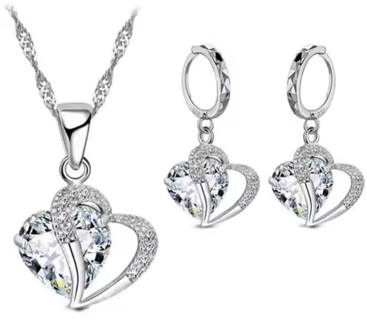 Women Fashion Shiny Rhinestone Necklace Chain Hearts Pendant Jewelry Party Gift