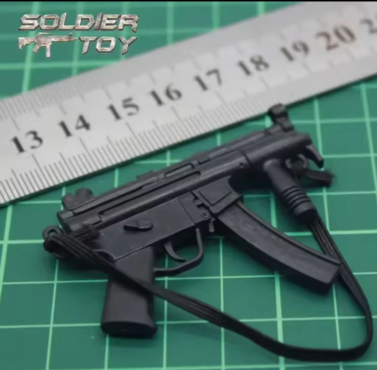 Gun toys for Lububu's figure