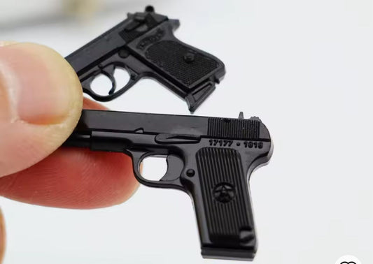 Gun toys for Lububu's figure